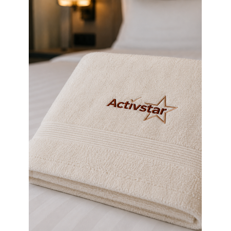 Ręcznik kąpielowy Activstar Organic 70×140 cm z haftowanym logo